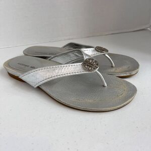 Antonio Melani Silver Metallic Leather Flip Flops Sandals Shoes Women's 7.5 M